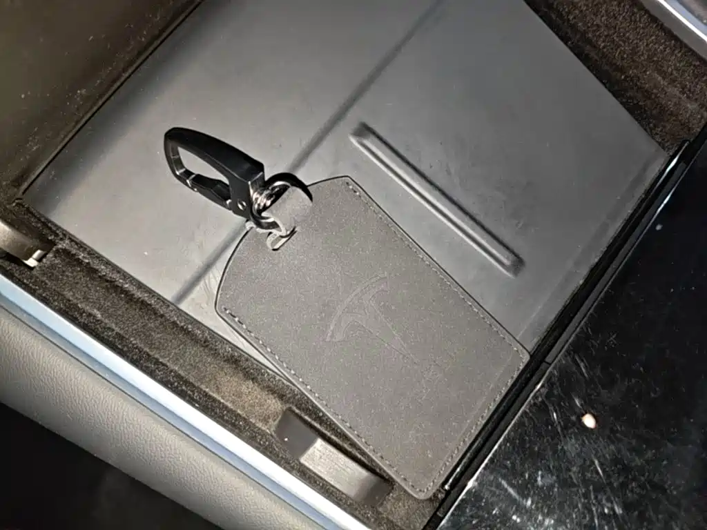 Tesla Model 3 — миниатюра 9