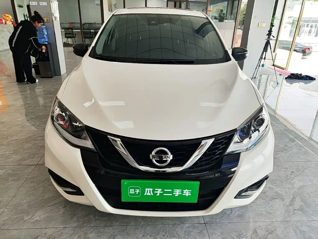 Nissan Tiida — миниатюра 3