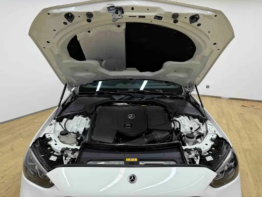 Mercedes-Benz C-Class — миниатюра 6