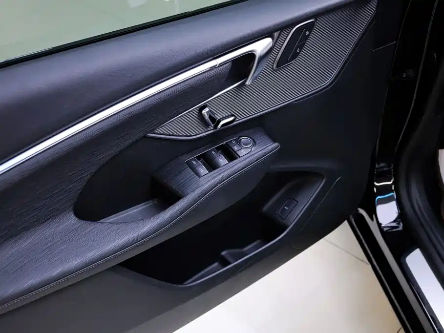 Buick LaCrosse — миниатюра 18