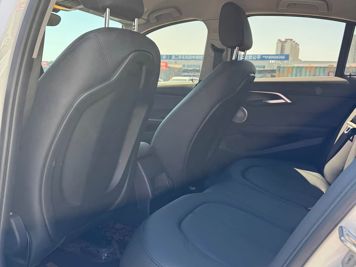 BMW 1 Series 1.5 л 2023 г. Белый, пробег 23000 км