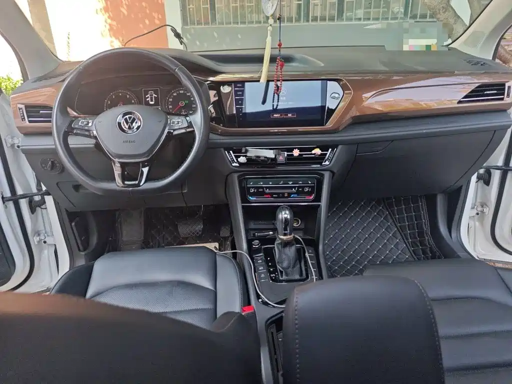 Volkswagen Tharu — миниатюра 5