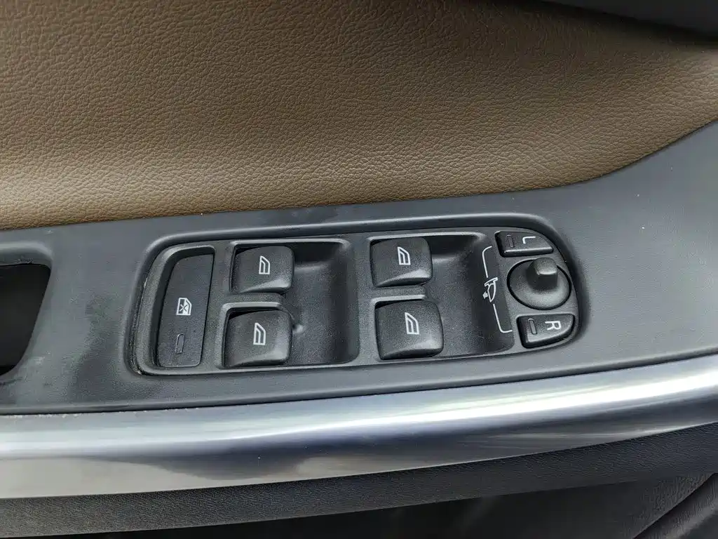 Volvo XC60 — миниатюра 9