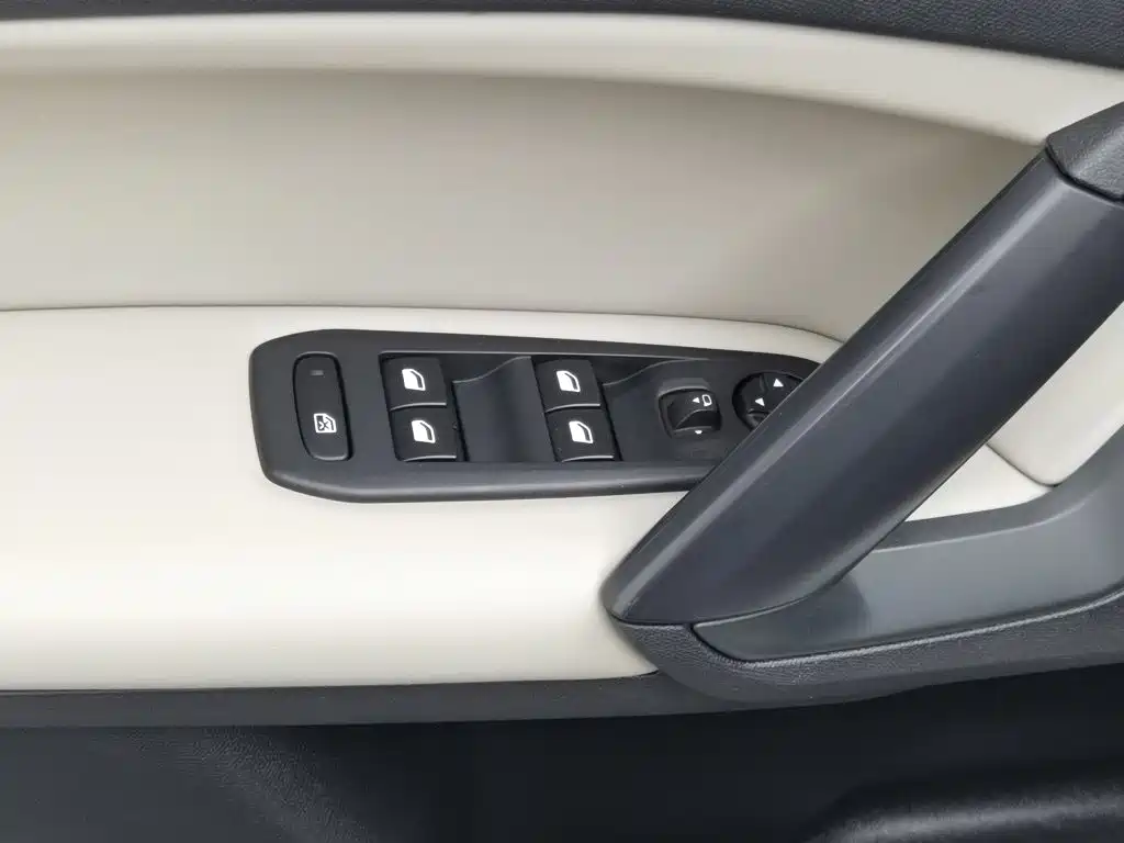 Peugeot 408 — миниатюра 9