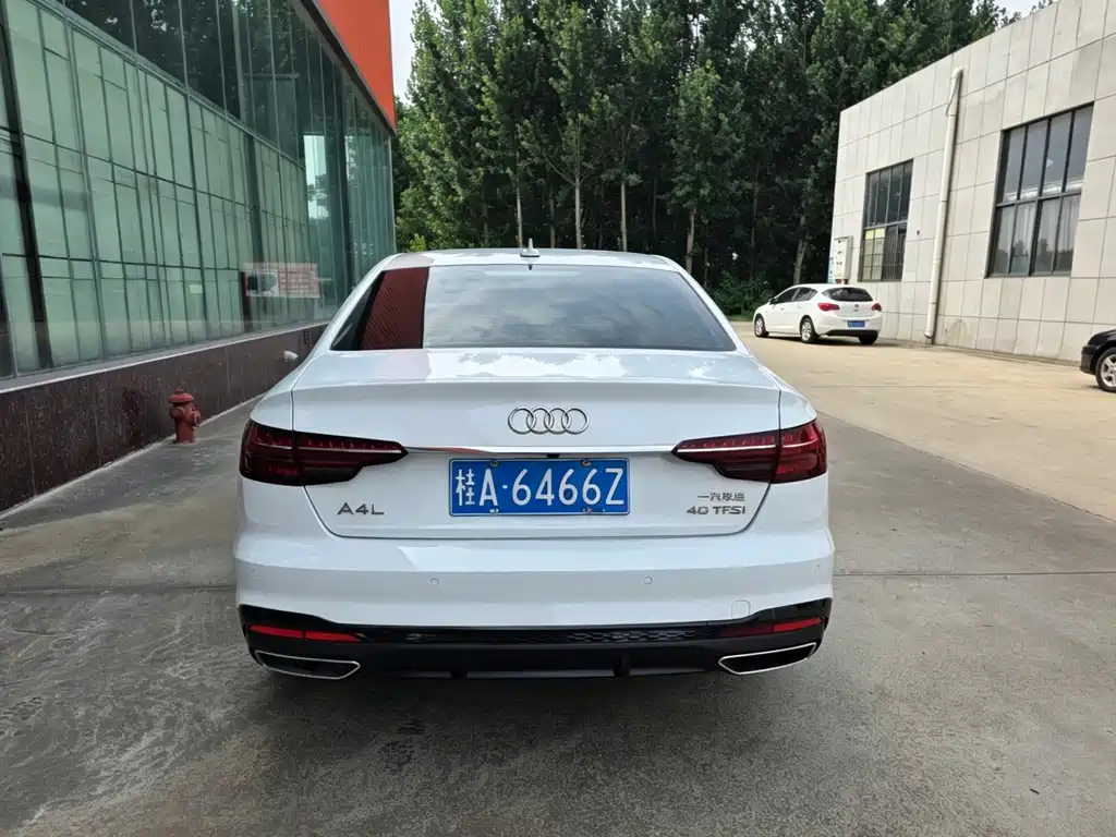 Audi A4L 2025 200 Enjoy 40 TFSI Luxury B&O