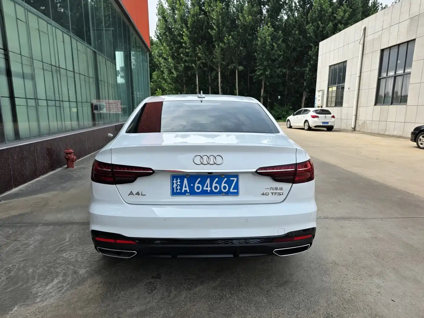 Audi A4L id 4622737 из Китая 8