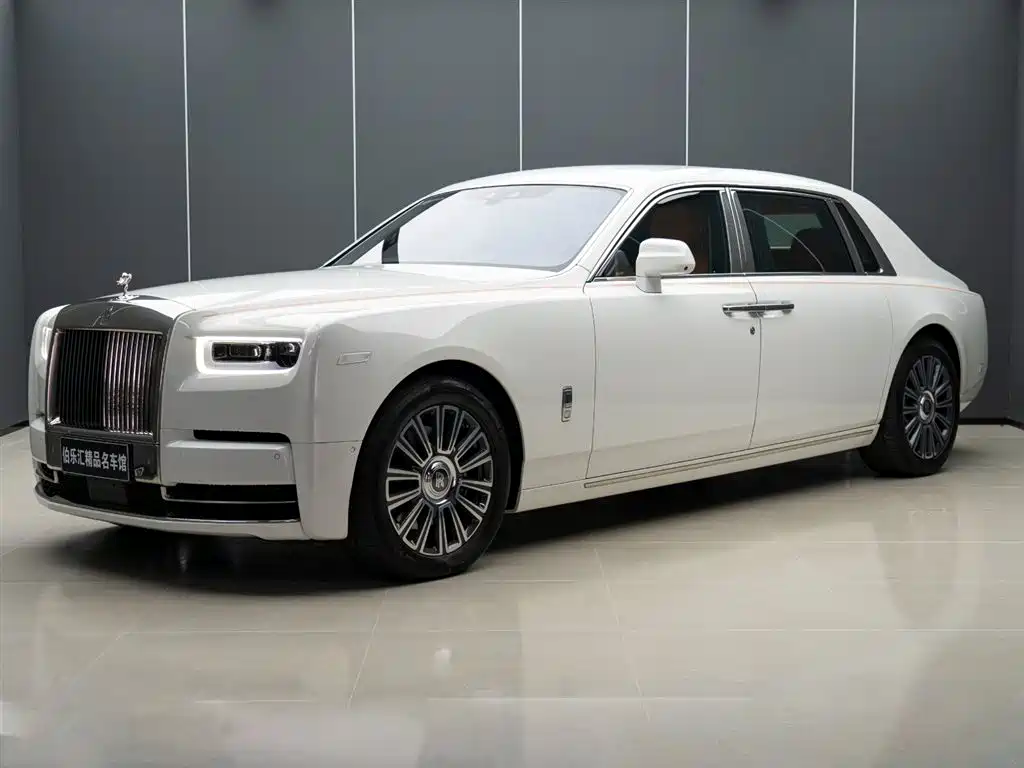 ROLLS-ROYCE PHANTOM
