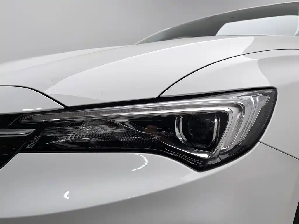 Buick Verano — миниатюра 7