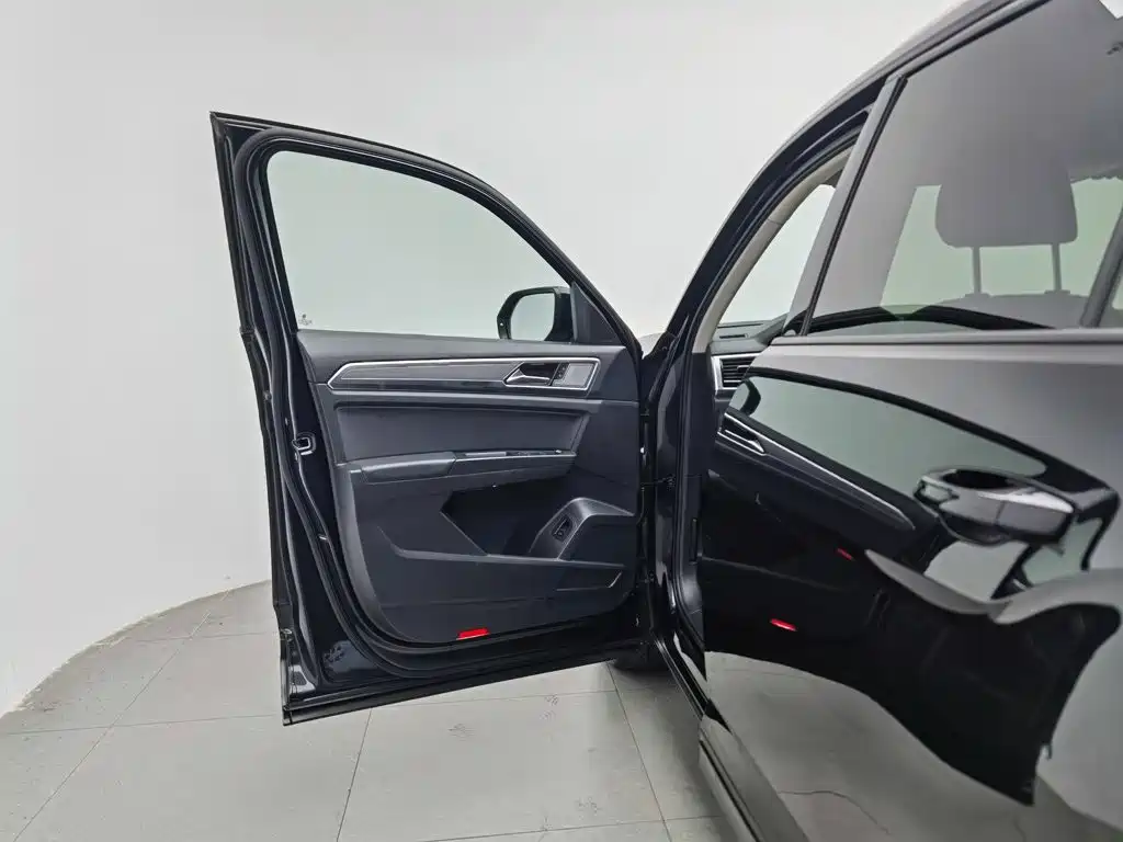 Volkswagen Teramont — миниатюра 8