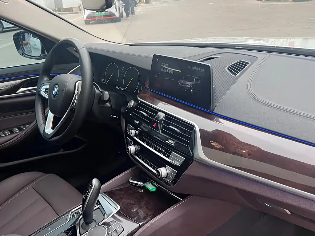 BMW 5 Series — миниатюра 18