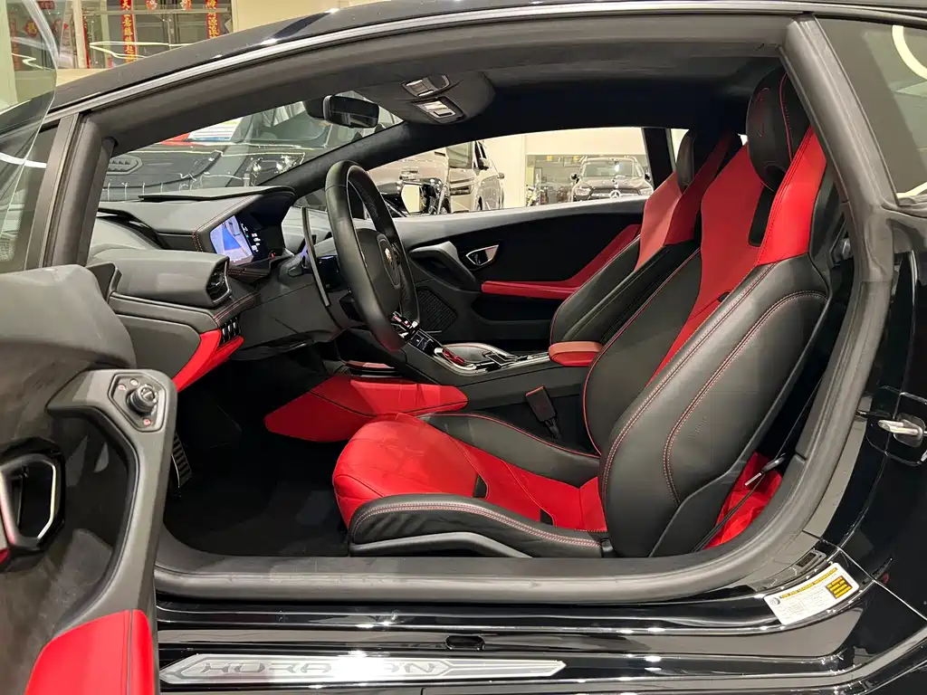 LAMBORGHINI HURACÁN