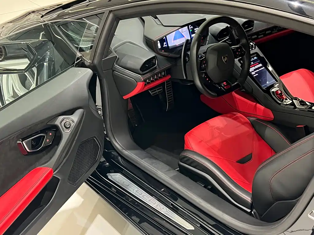 LAMBORGHINI HURACÁN