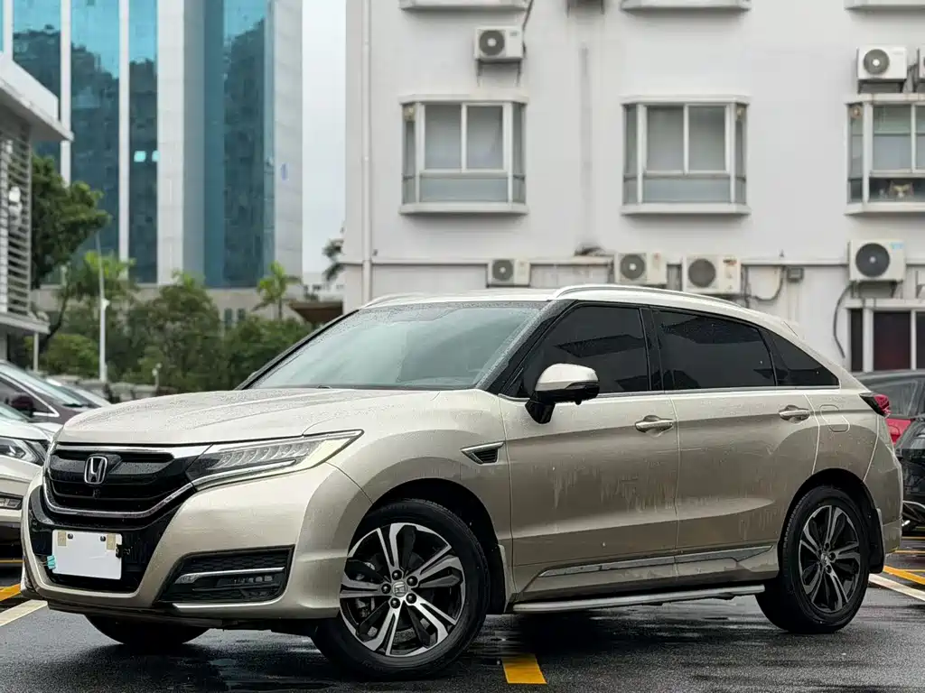 Купить Honda UR-V