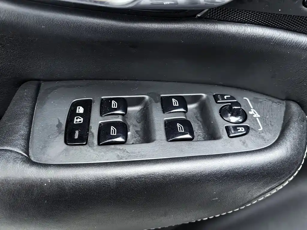 Volvo XC90 — миниатюра 9