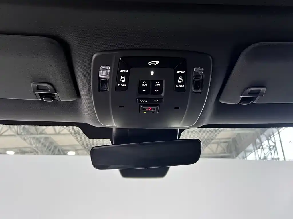 Toyota Sienna — миниатюра 17
