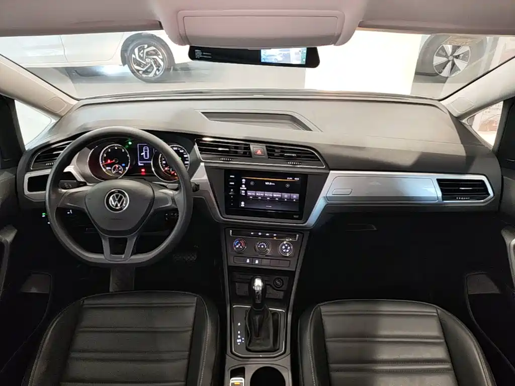 Volkswagen Touran — миниатюра 10