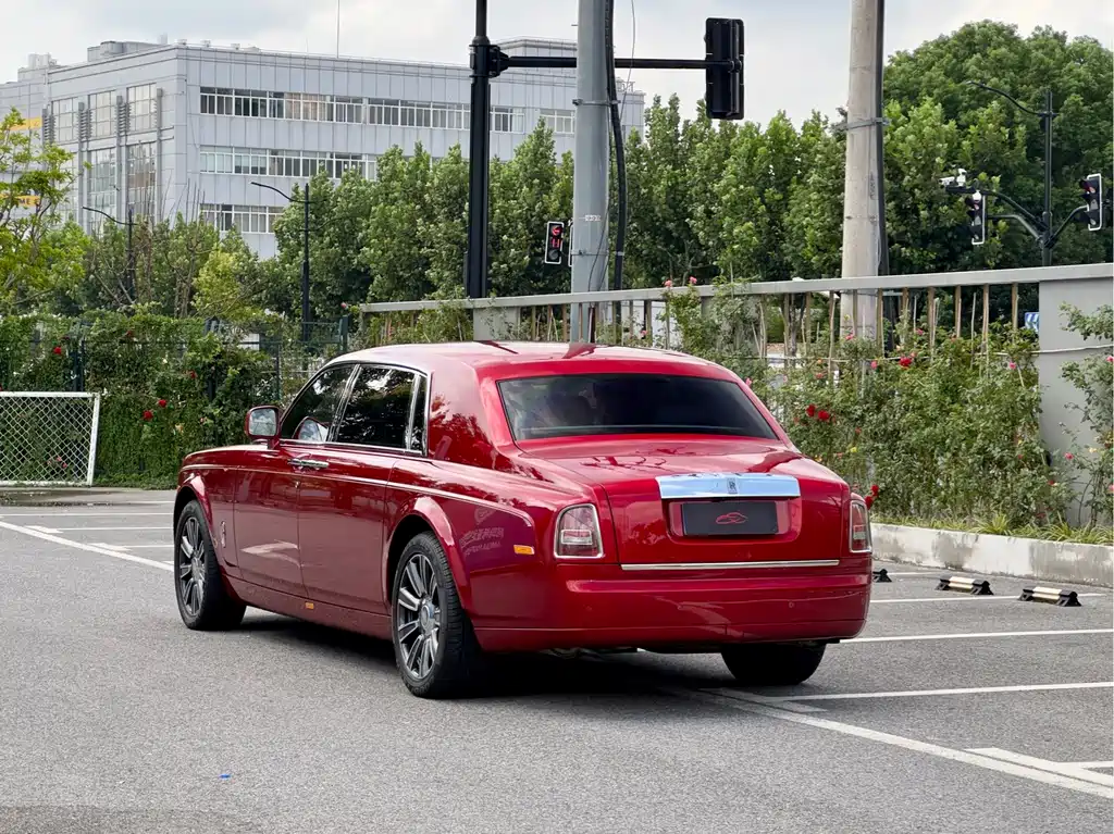 Rolls-Royce Phantom — миниатюра 6
