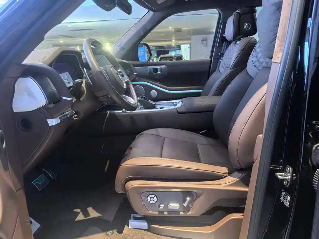 TANK TANK 700 NEW ENERGY