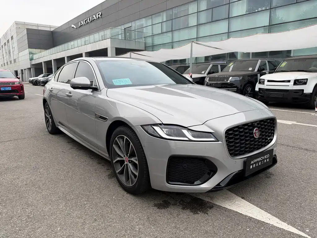 Jaguar XFL — миниатюра 6