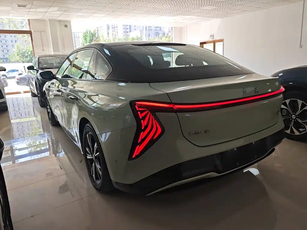 Hongqi Hongqi EH7 — миниатюра 5