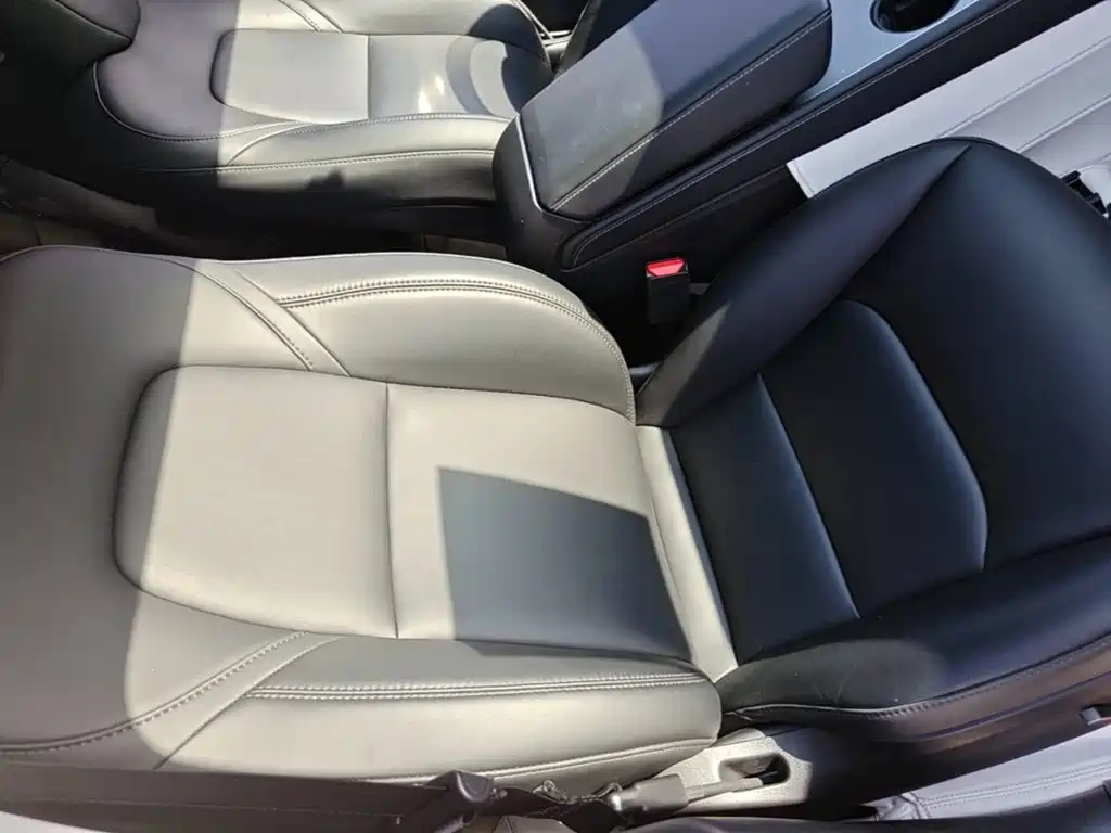 Tesla Model Y — миниатюра 25