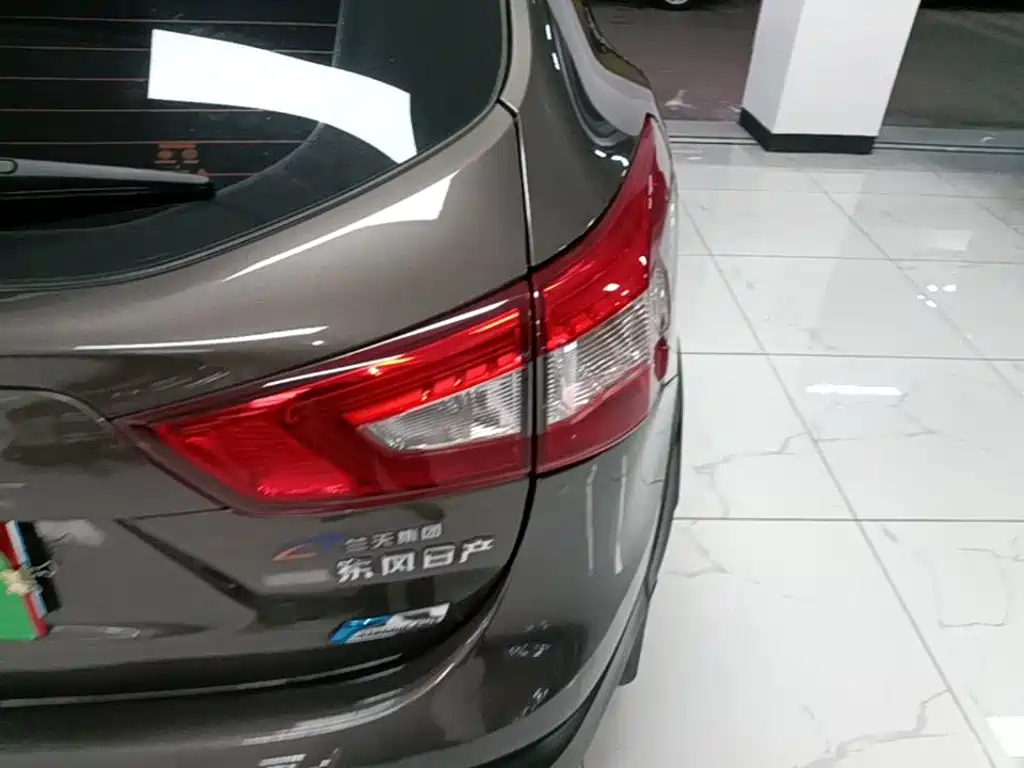 Nissan Qashqai — миниатюра 8