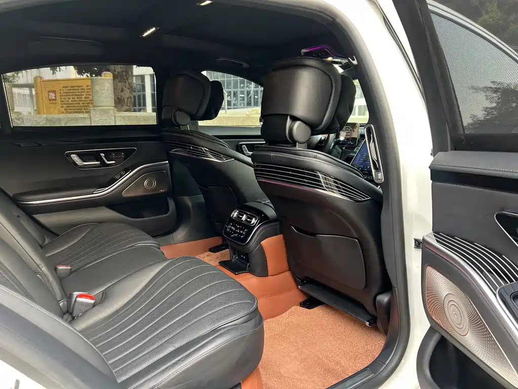 Mercedes-Benz S-Class — миниатюра 11