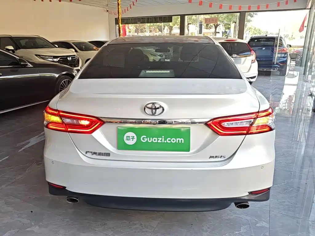 Toyota Camry — миниатюра 6
