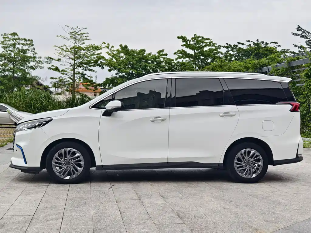 SAIC MAXUS EVERYONE 5