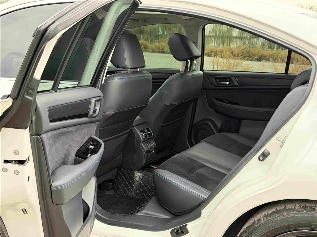 Subaru Legacy — миниатюра 8