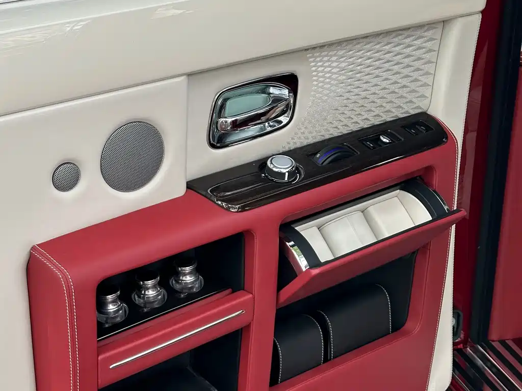 Rolls-Royce Phantom — миниатюра 34