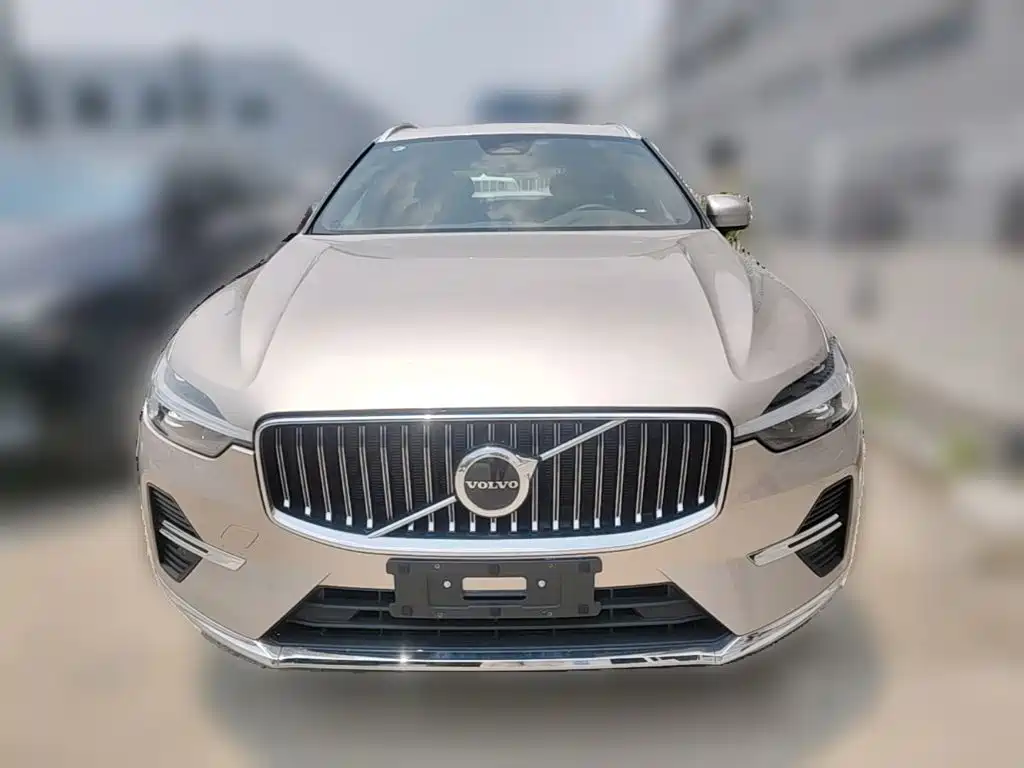 Volvo XC60 2025 B5 Luxury