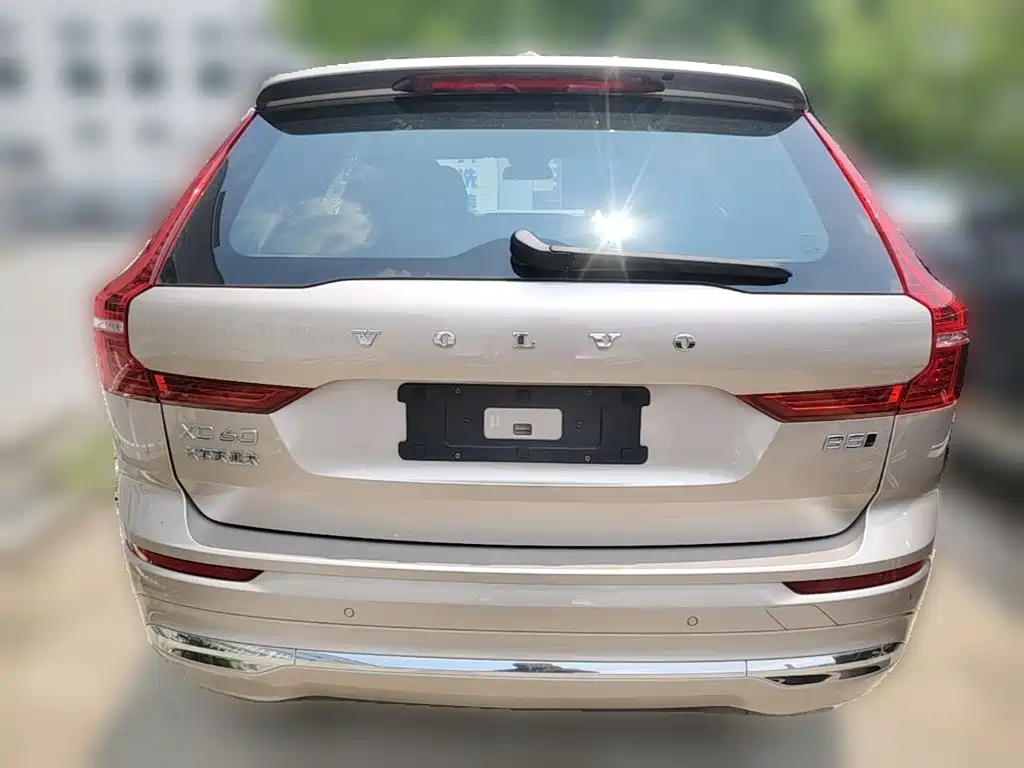 Volvo XC60 2025 B5 Luxury