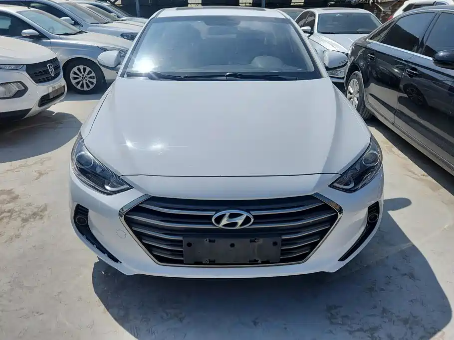 Hyundai Elantra — миниатюра 2