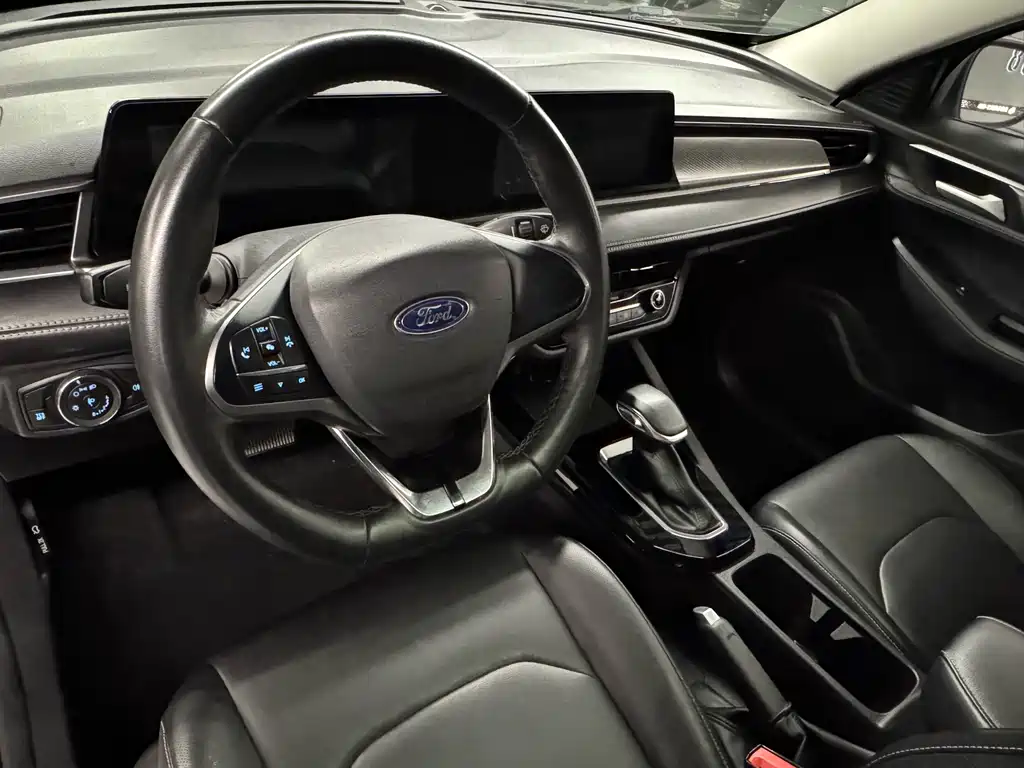 Ford Escort 2021 1.5L AT