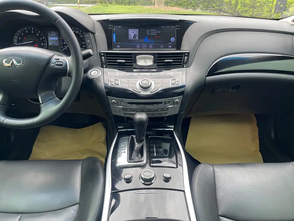 Infiniti Q70 — миниатюра 17