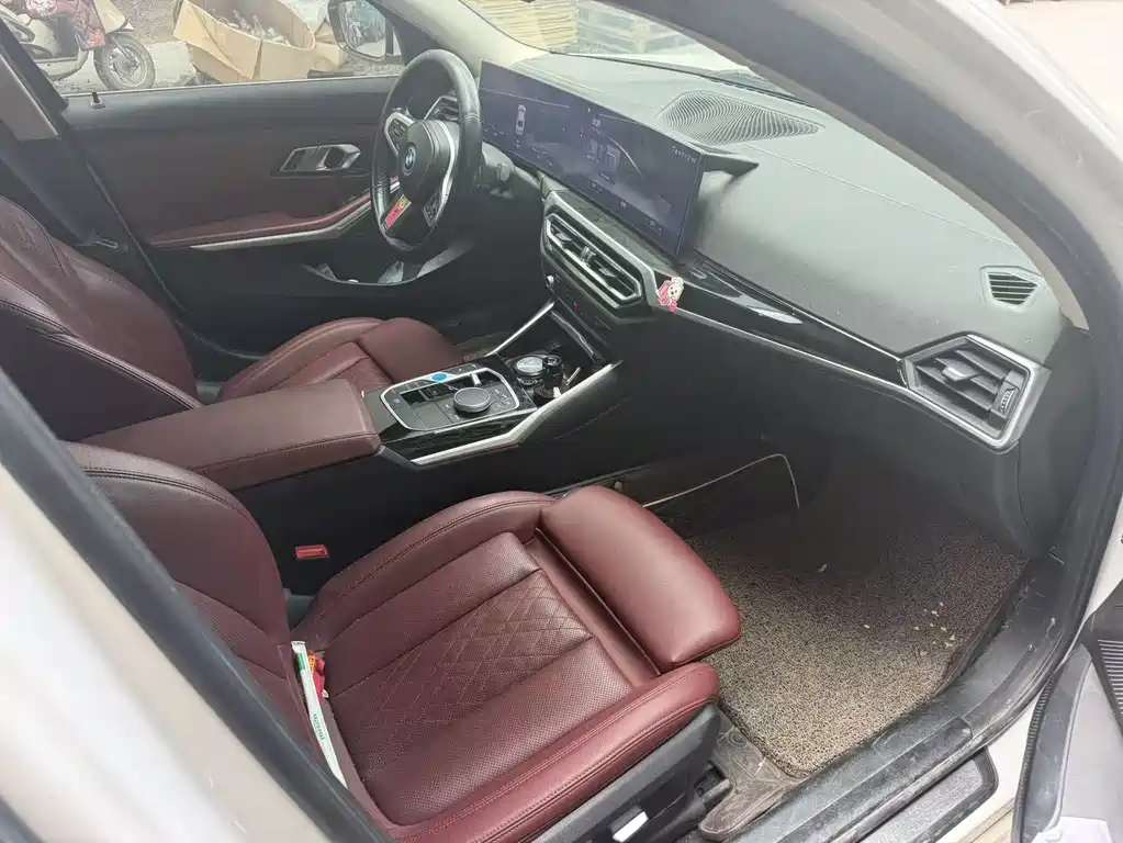 BMW i3 2022 eDrive 35 L