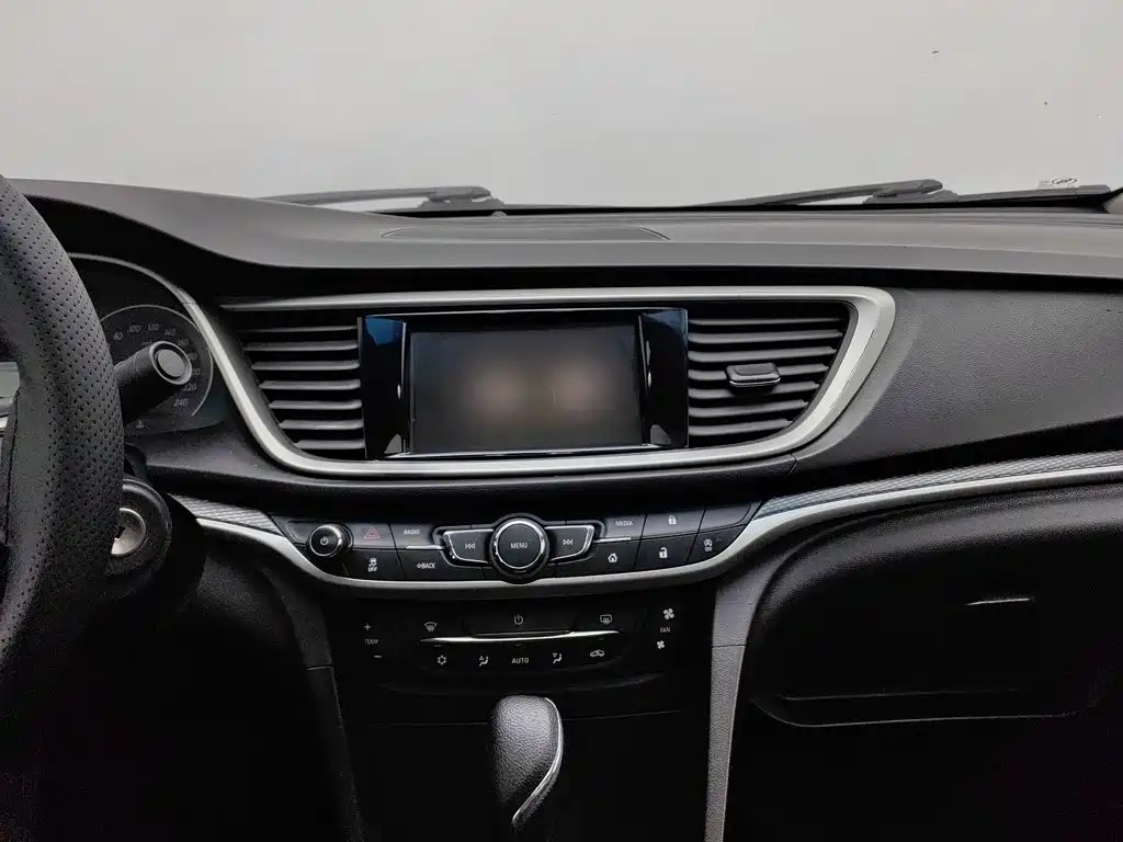 Buick Excelle — миниатюра 12