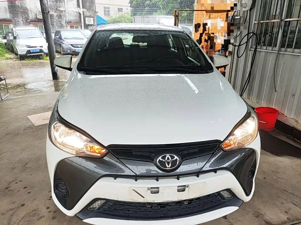 Toyota Yaris L — миниатюра 3
