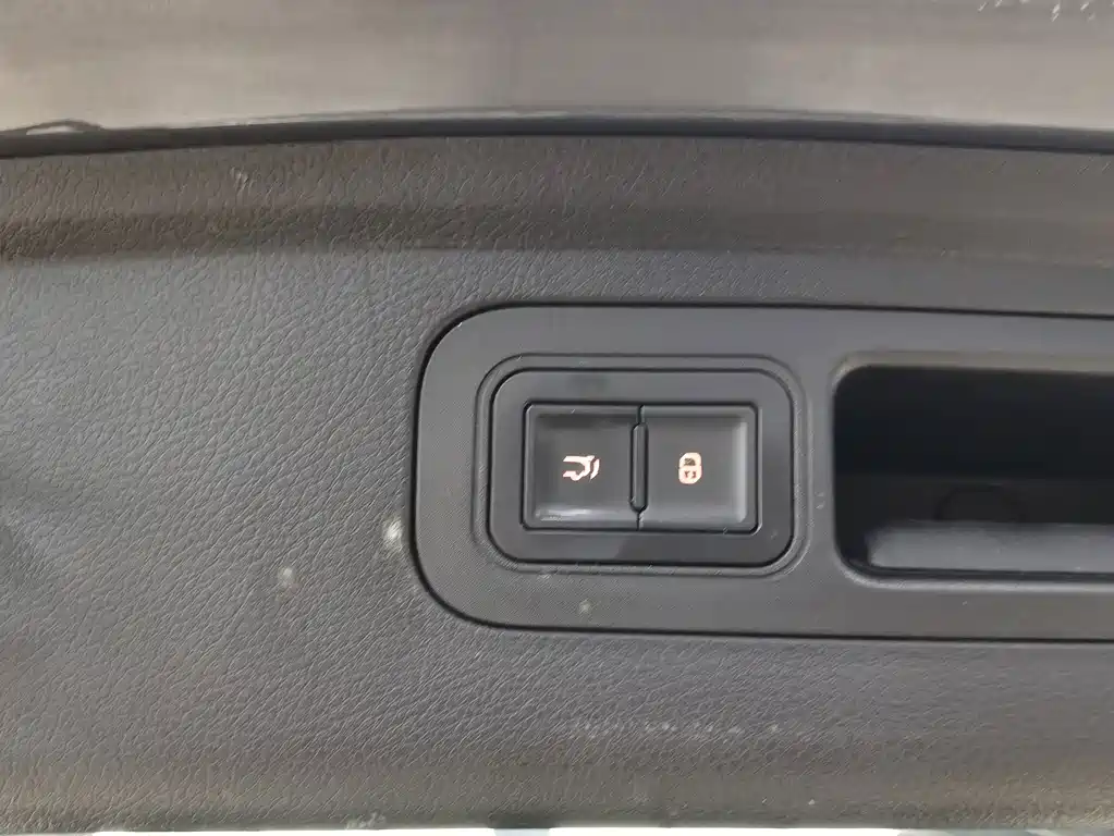BYD Tang New Energy — миниатюра 16