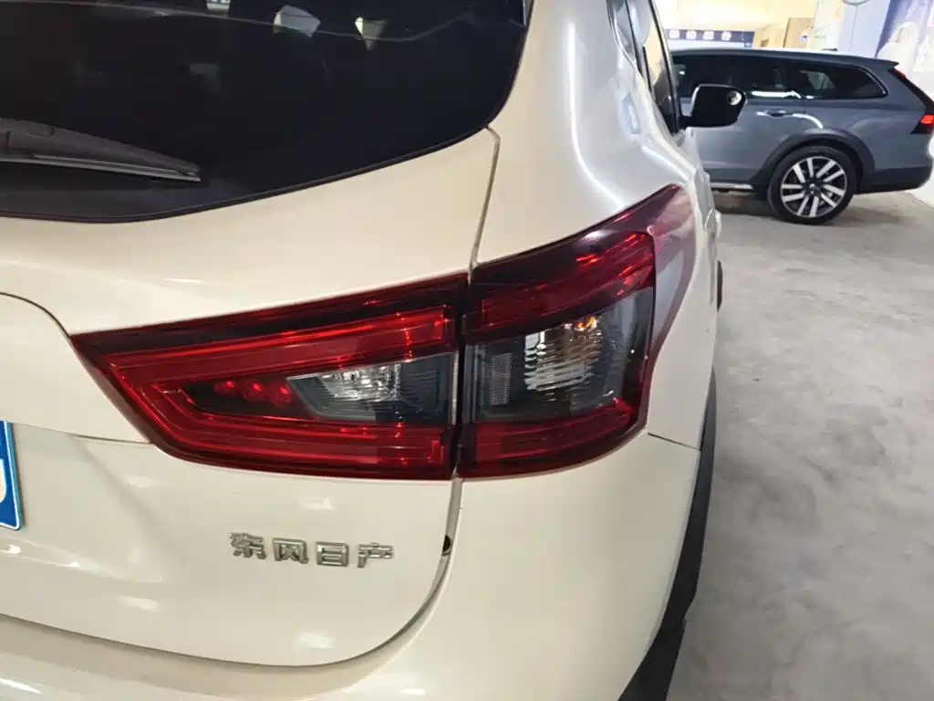 Nissan Qashqai — миниатюра 8