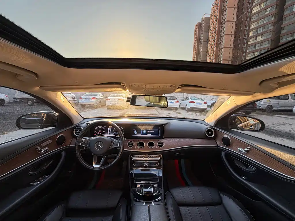 Mercedes-Benz E-Class — миниатюра 9
