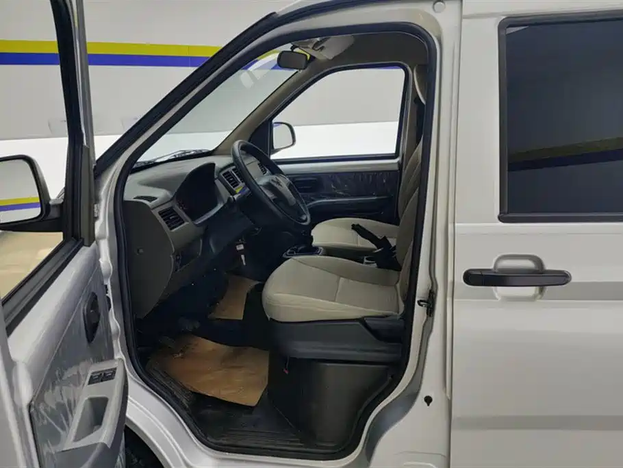 Wuling RongguangS S 2023 1.5L 5/7 мест