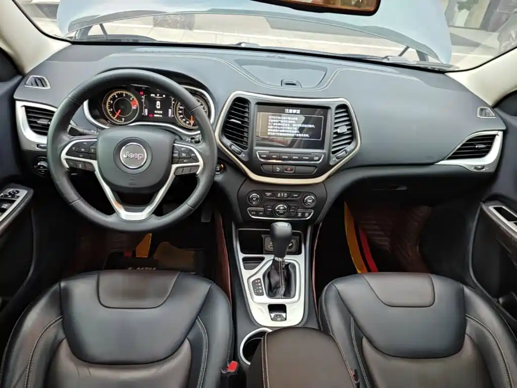 Jeep Cherokee — миниатюра 10