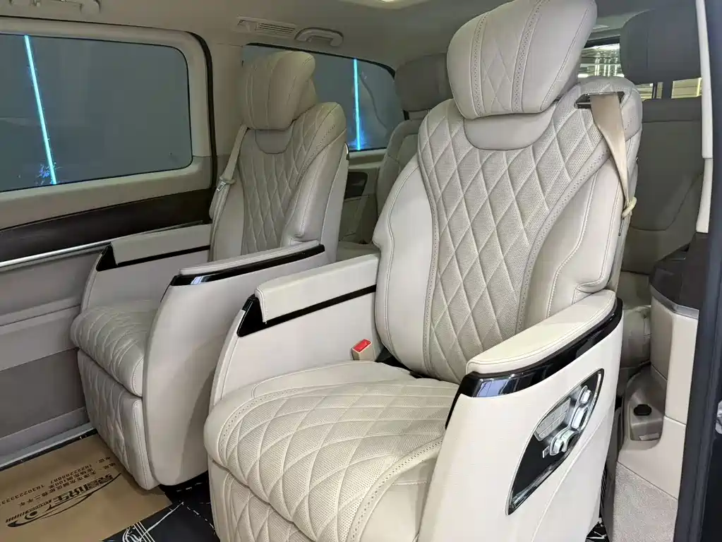 Mercedes-Benz V-Class — миниатюра 11