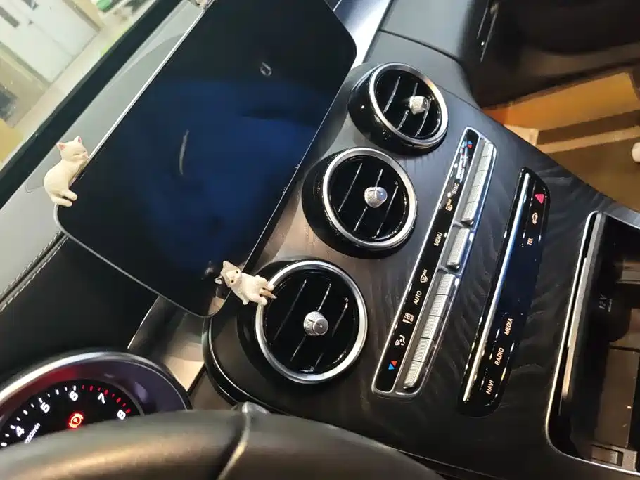 Mercedes-Benz C-Class — миниатюра 13