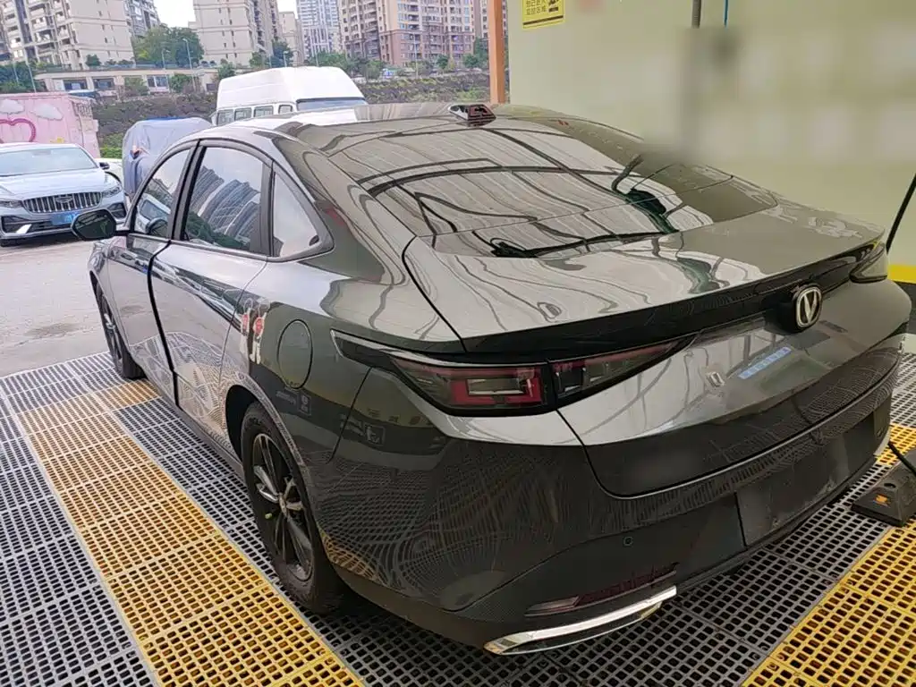 Changan Yida — миниатюра 5