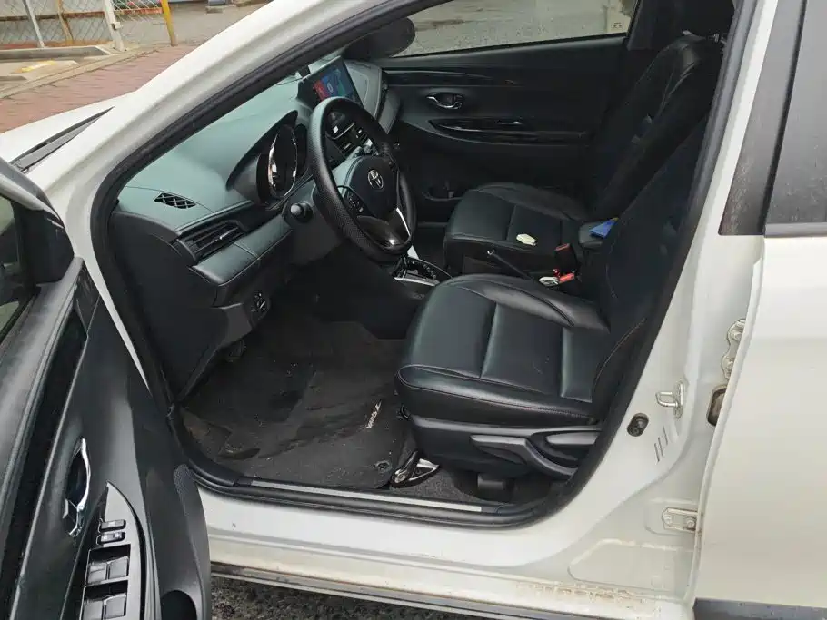 Toyota Yaris L — миниатюра 9