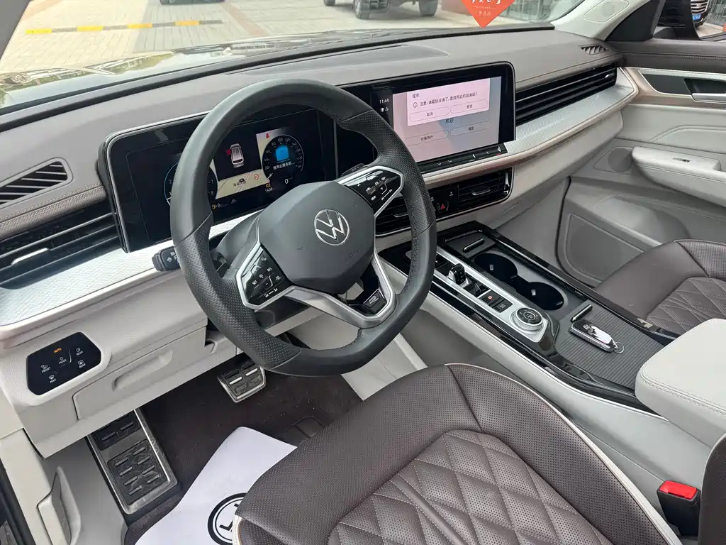 Volkswagen Tavendor 2023 380TSI R-Line