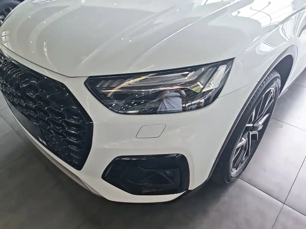 Audi Q5L Sportback — миниатюра 24
